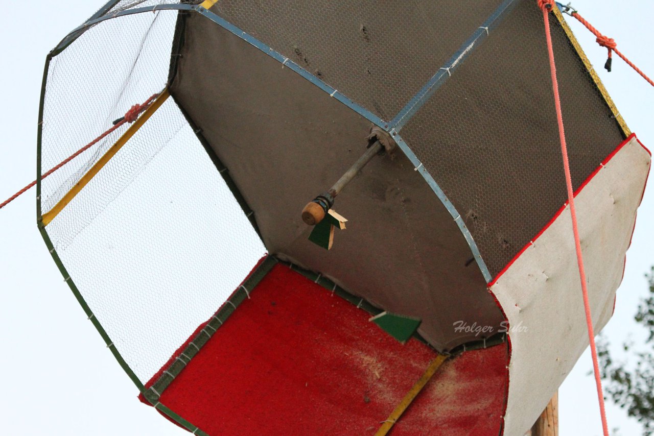 Bild 540 - Vogelschiessen am 18.8.12